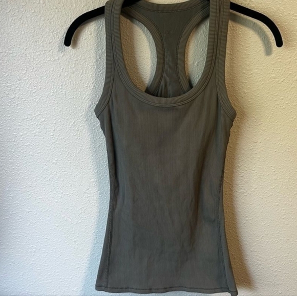 ALO Yoga Rib Support Tank Gray - Picture 7 of 7